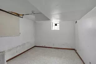 9352 S Woodlawn Ave, Chicago, IL 60619 - Photo 11