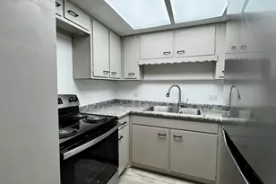 940 Holbrook Rd, Homewood, IL 60430 - Photo 7