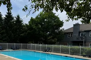 35 Foxcroft Rd, Naperville, IL 60565 - Photo 13