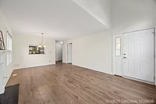 35 Foxcroft Rd, Naperville, IL 60565 - Photo 7