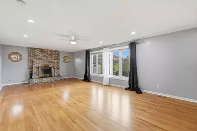 8920 Emerald Court, Hickory Hills, IL 60457 - Photo 13