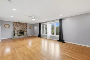 8920 Emerald Ct, Hickory Hills, IL 60457 - Photo 13
