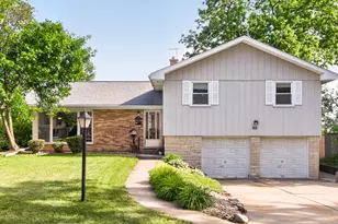 53 W Leslie Ln, Villa Park, IL 60181 - Photo 1