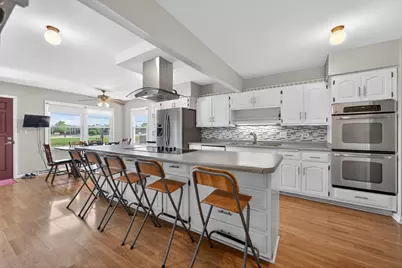 53 W Leslie Lane, Villa Park, IL 60181 - Photo 9