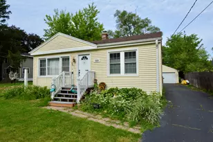 1028 West Dr, South Elgin, IL 60177 - Photo 1