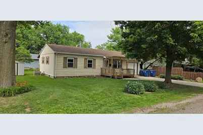 623 S 5th Avenue, Hoopeston, IL 60942 - Photo 1