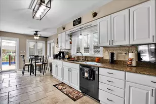 8537 W Winona St, Chicago, IL 60656 - Photo 13