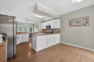 1051 W Sutton Ct, Palatine, IL 60067 - Photo 15