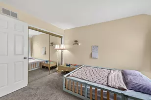 1051 W Sutton Ct, Palatine, IL 60067 - Photo 31