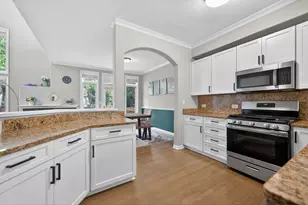 1051 W Sutton Ct, Palatine, IL 60067 - Photo 13