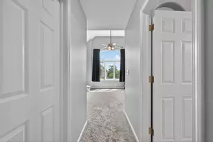 1051 W Sutton Ct, Palatine, IL 60067 - Photo 23