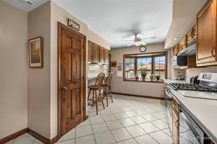 353 S Princeton Ave, Itasca, IL 60143 - Photo 5