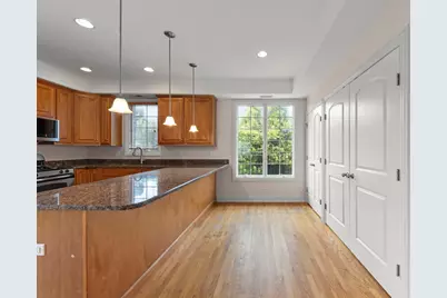 9521 Shields Avenue #9521, Brookfield, IL 60513 - Photo 5