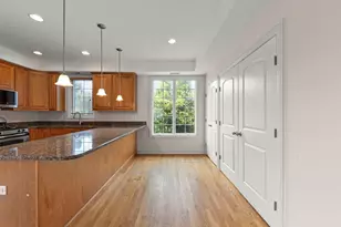9521 Shields Ave, Brookfield, IL 60513 - Photo 5