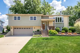 2413 Sioux Ave, Woodridge, IL 60517 - Photo 1