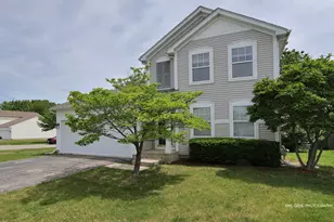 331 E Camden Ln E, Round Lake Beach, IL 60073 - Photo 1