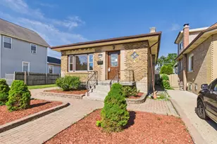 2716 N 75th Ct, Elmwood Park, IL 60707 - Photo 3