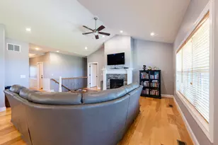 910 Declaration Dr, Savoy, IL 61874 - Photo 5