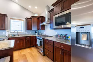 910 Declaration Dr, Savoy, IL 61874 - Photo 7