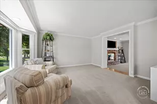 39W016 W Hilltop Dr, Saint Charles, IL 60175 - Photo 5