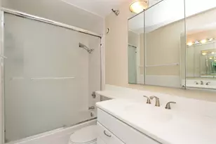 1122 N Clark St, Chicago, IL 60610 - Photo 11