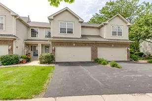 386 Gladstone Ln, Elgin, IL 60120 - Photo 1