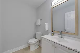 386 Gladstone Ln, Elgin, IL 60120 - Photo 9