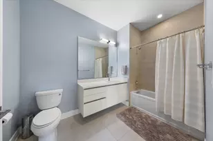 6 N Bishop St, Chicago, IL 60607 - Photo 23