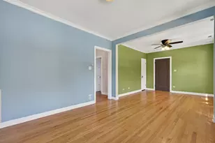 4308 W Waveland Ave, Chicago, IL 60641 - Photo 11