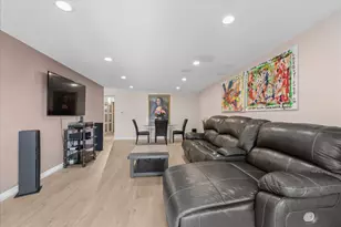 5332 W Windsor Ave, Chicago, IL 60630 - Photo 9