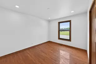 909 Northfield Ave, Harvard, IL 60033 - Photo 15