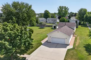 909 Northfield Ave, Harvard, IL 60033 - Photo 23