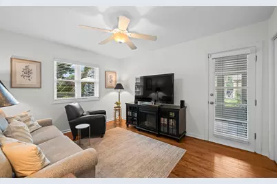 518 S See Gwun Avenue, Mount Prospect, IL 60056 - Photo 7