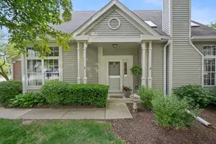 30W032 Laurel Ct, Warrenville, IL 60555 - Photo 3