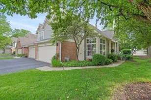 30W032 Laurel Ct, Warrenville, IL 60555 - Photo 1