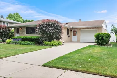 536 Farthing Lane, Des Plaines, IL 60016 - Photo 1