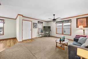 173 Northshore Rd, Elgin, IL 60123 - Photo 7