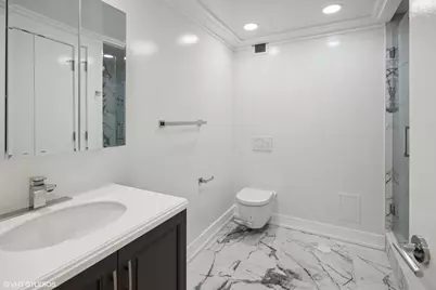 110 E Delaware Place #1902, Chicago, IL 60611 - Photo 9