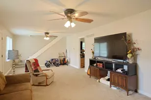 230 Fairfax St, Carlyle, IL 62231 - Photo 7