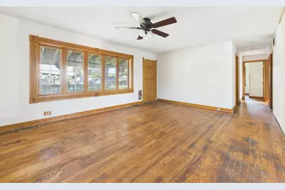 8133 S 85th Court, Justice, IL 60458 - Photo 3