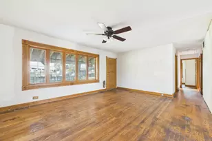 8133 S 85th Ct, Justice, IL 60458 - Photo 3