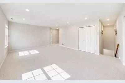 1047 Wheatland Drive, Crystal Lake, IL 60014 - Photo 29