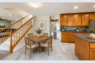 1047 Wheatland Drive, Crystal Lake, IL 60014 - Photo 13