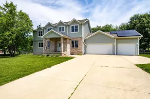9821 Gabriel Dr, Bloomington, IL 61705 - Photo 3