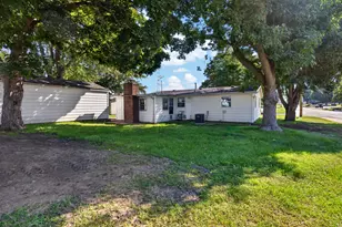 102 N Woodlawn St, Downs, IL 61736 - Photo 29