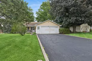 3607 W Clover Ave, McHenry, IL 60050 - Photo 3