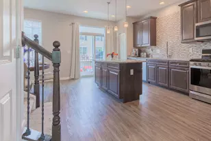 1609 Deer Pointe Dr, South Elgin, IL 60177 - Photo 3