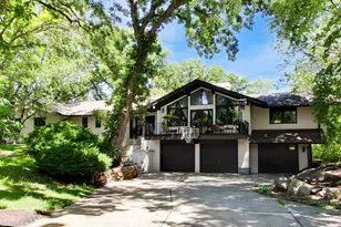 35 Windsor Dr, Oak Brook, IL 60523 - Photo 1