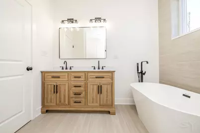 544 N Lawndale Avenue, Chicago, IL 60624 - Photo 39