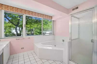 137 Avon Road, Northbrook, IL 60062 - Photo 17